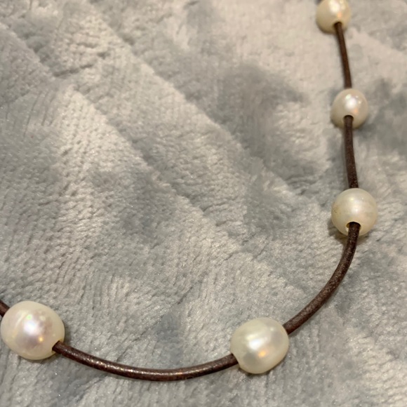 Illusion Pearl Necklace - Picture 6 of 7